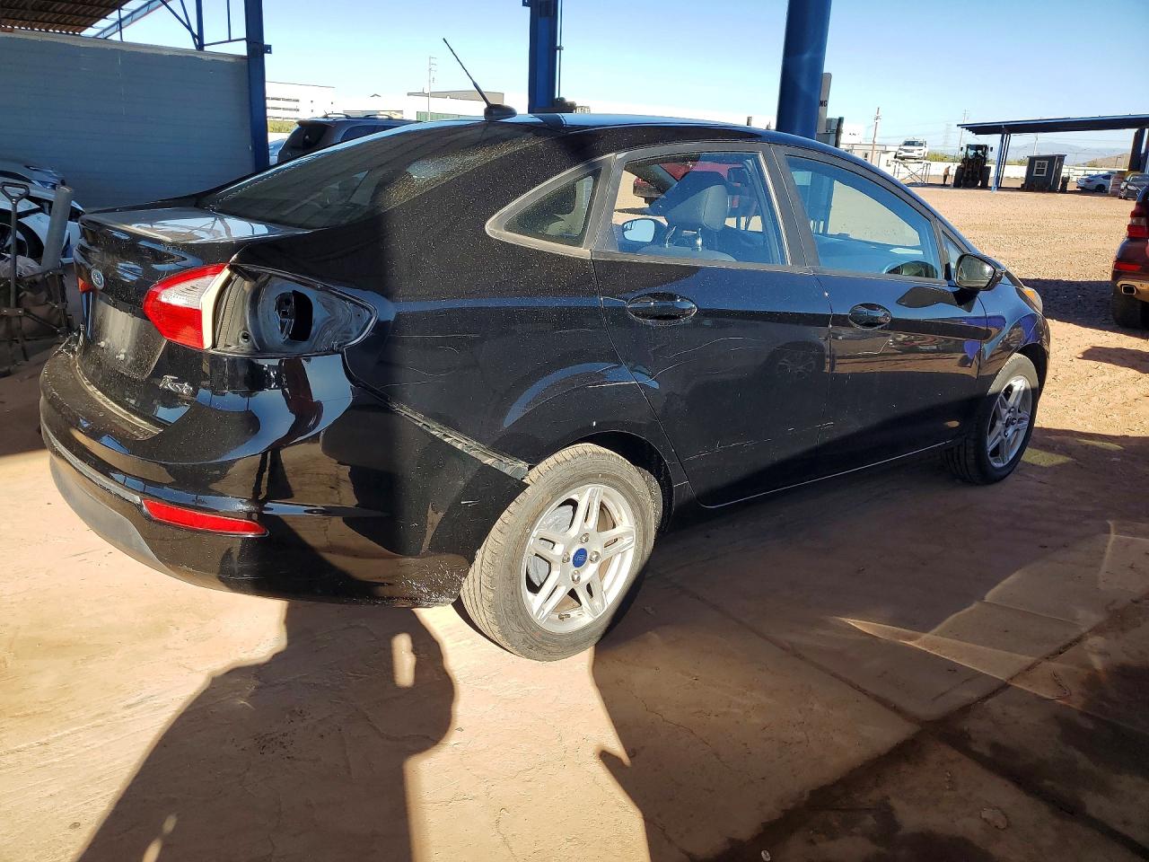 2018 FORD FIESTA SE photo 5