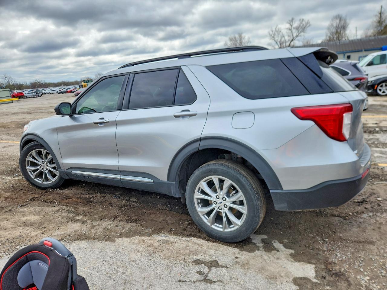 2020 FORD EXPLORER XLT photo 3