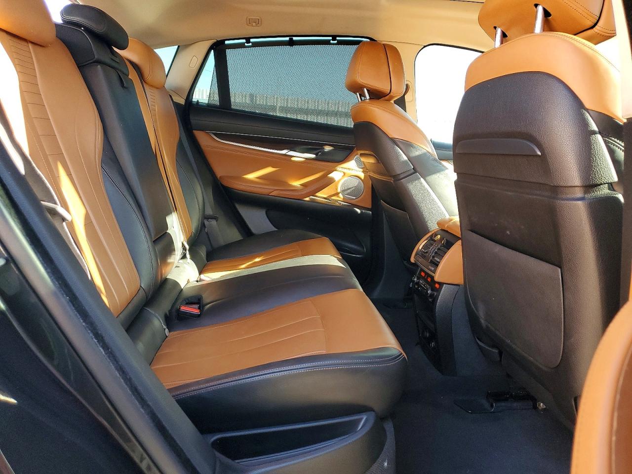 2015 BMW X6 XDRIVE50I photo 31