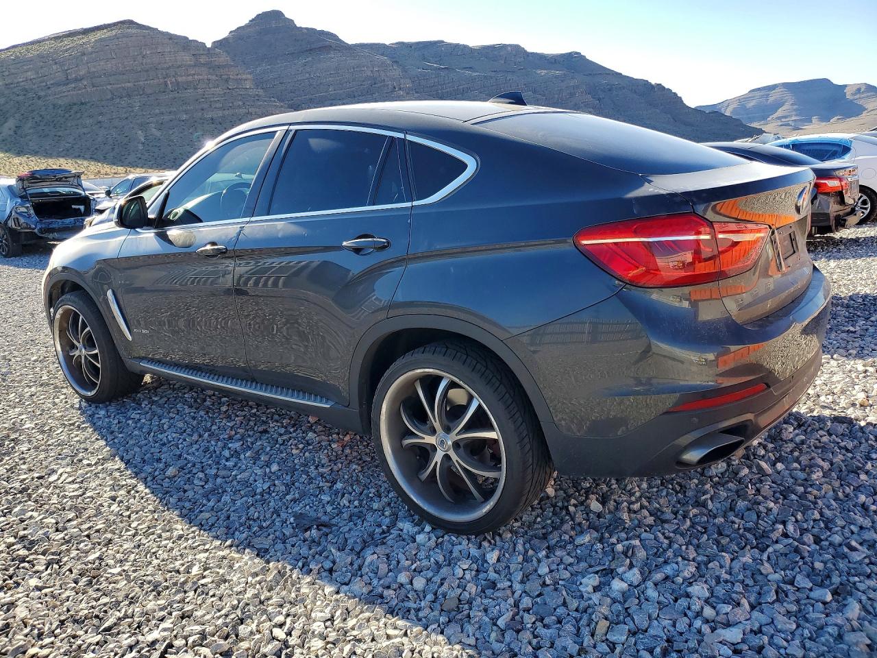 2015 BMW X6 XDRIVE50I photo 4