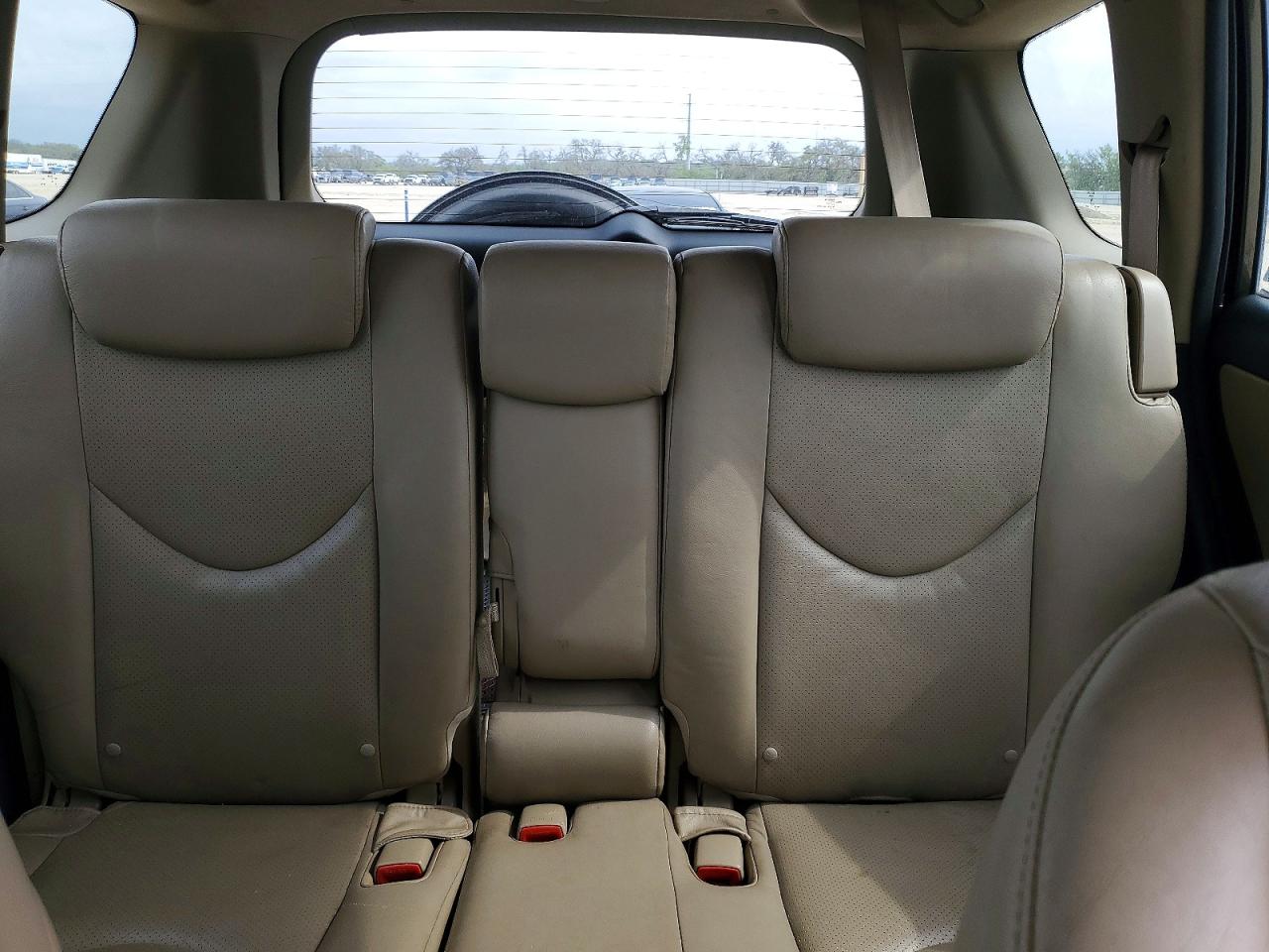 2011 TOYT RAV4 photo 10