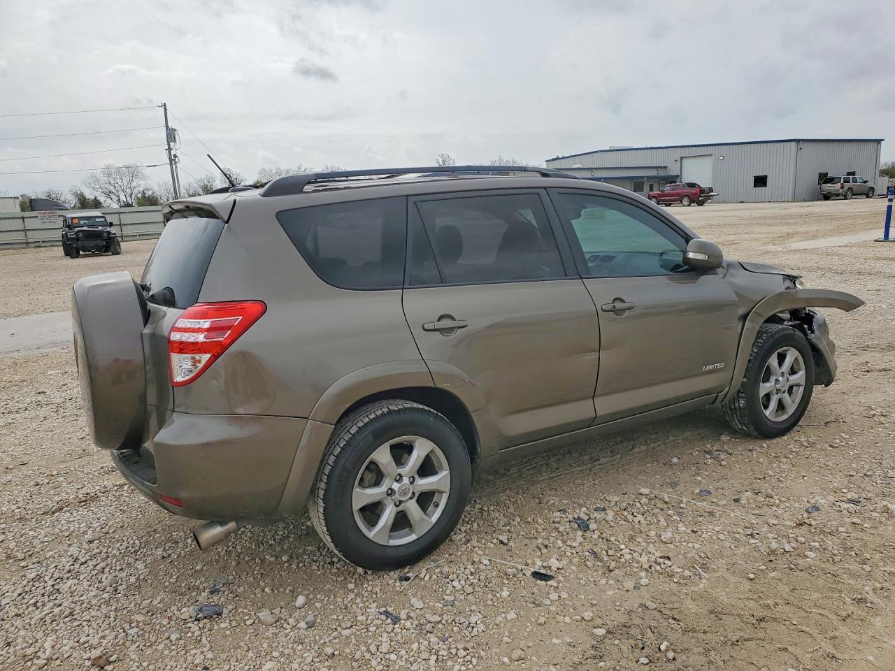 2011 TOYT RAV4 photo 3