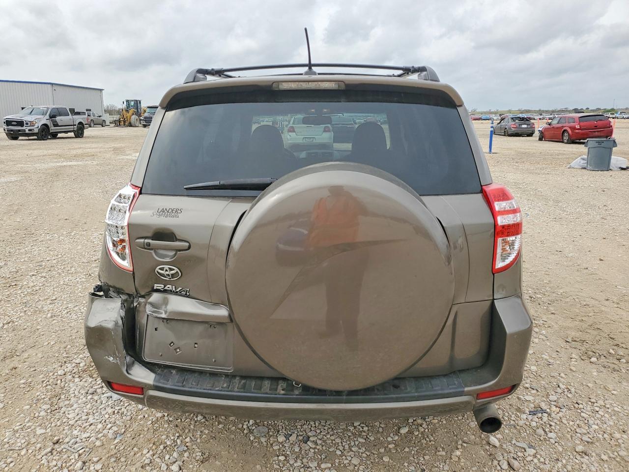 2011 TOYT RAV4 photo 6