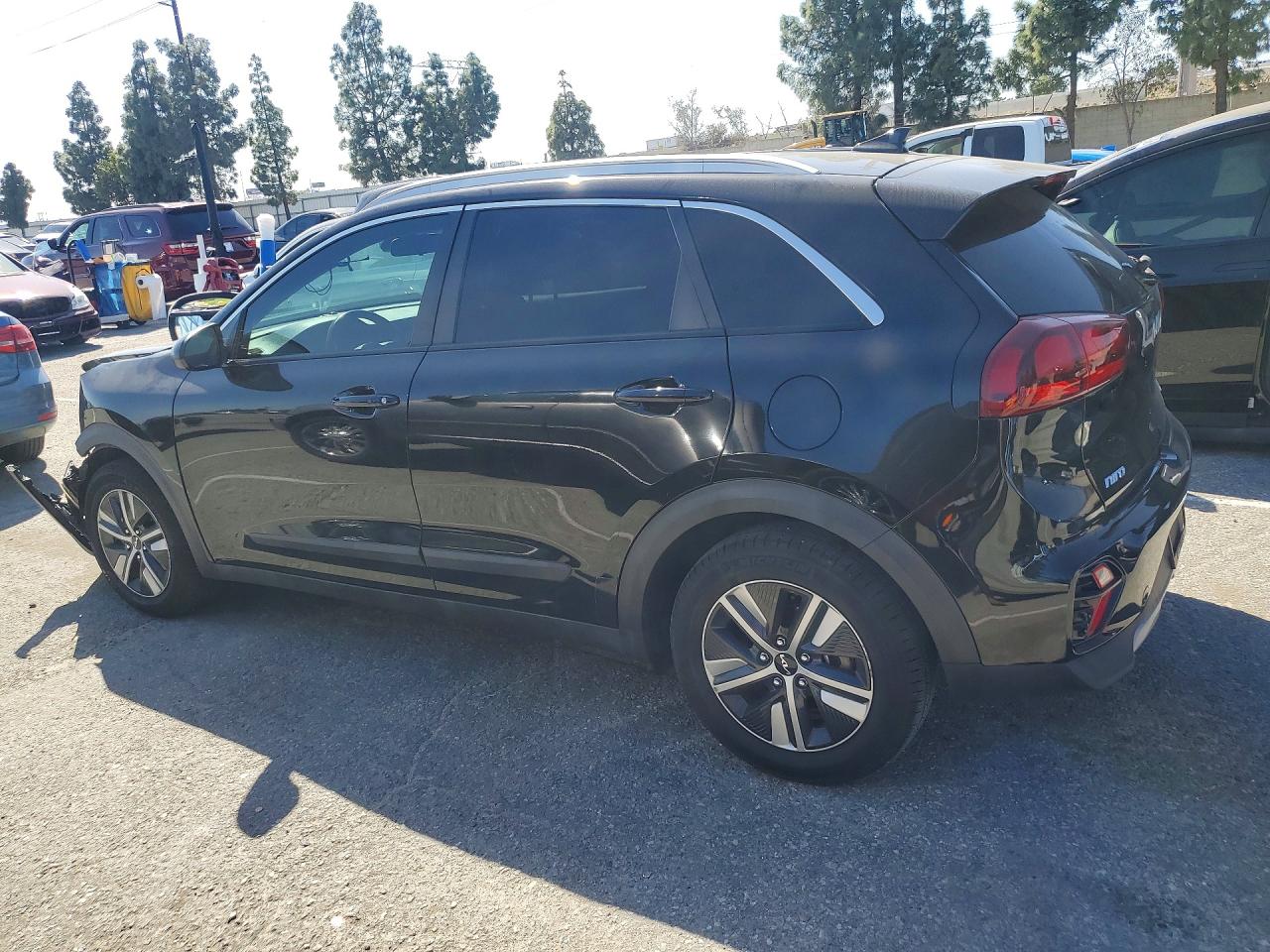 2022 KIA NIRO LXS photo 3