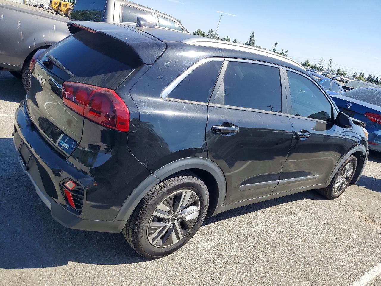 2022 KIA NIRO LXS photo 5