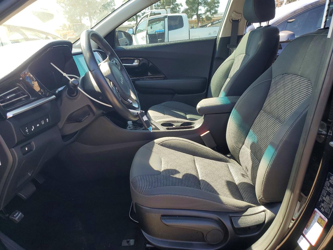 2022 KIA NIRO LXS photo 13