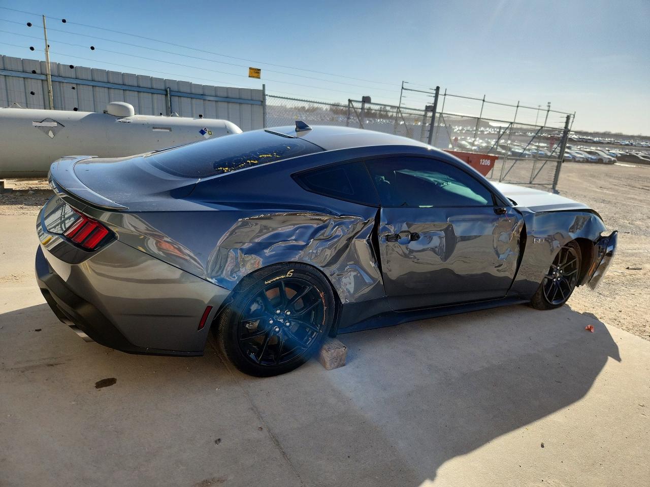 2025 FORD MUSTANG GT photo 5