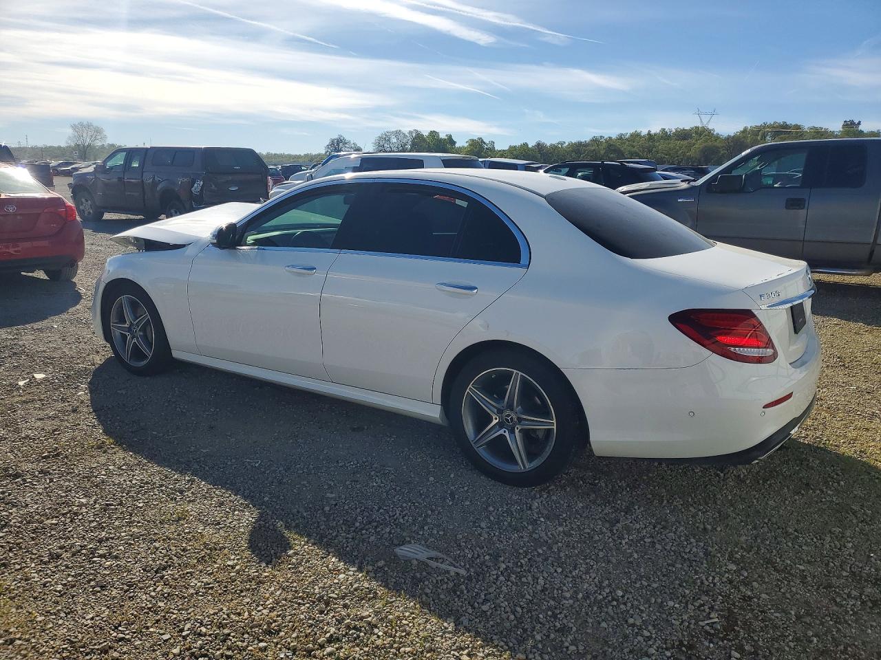 2018 MERCEDES-BENZ E 300 photo 2