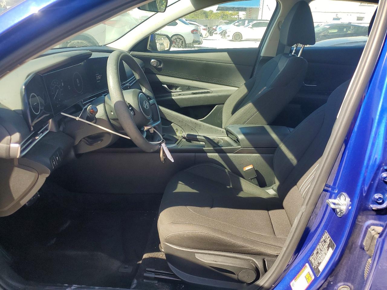 2024 HYUNDAI ELANTRA SEL photo 7