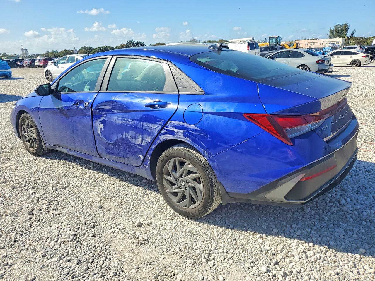 2024 HYUNDAI ELANTRA SEL photo 2