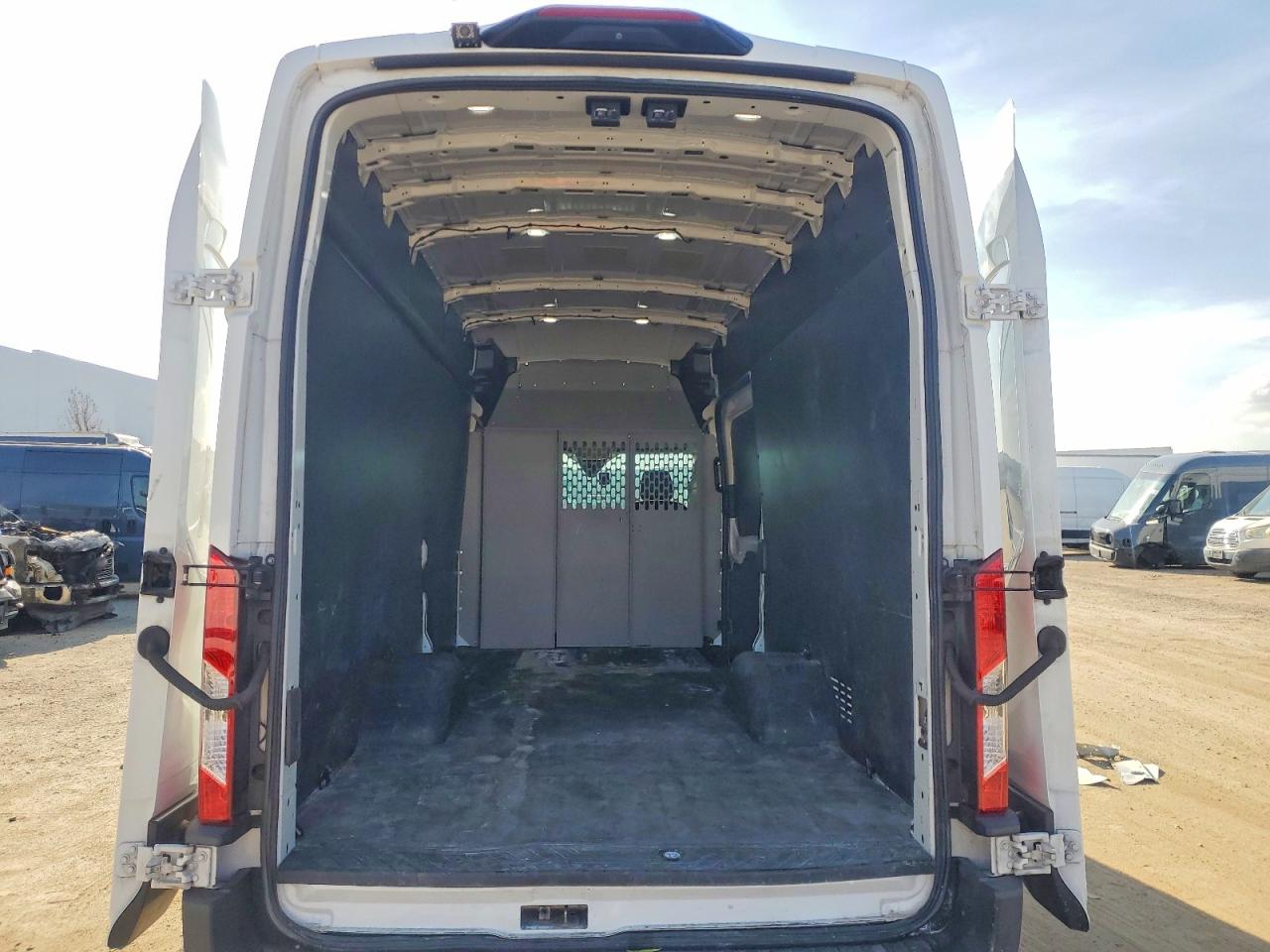 2020 FORD TRANSIT DELIVERY VAN photo 19