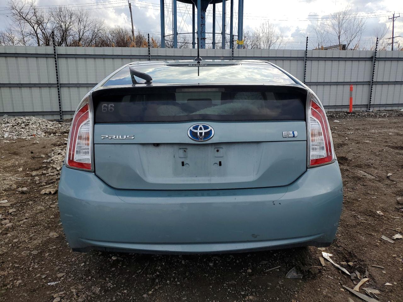 2013 TOYOTA PRIUS THREE photo 6
