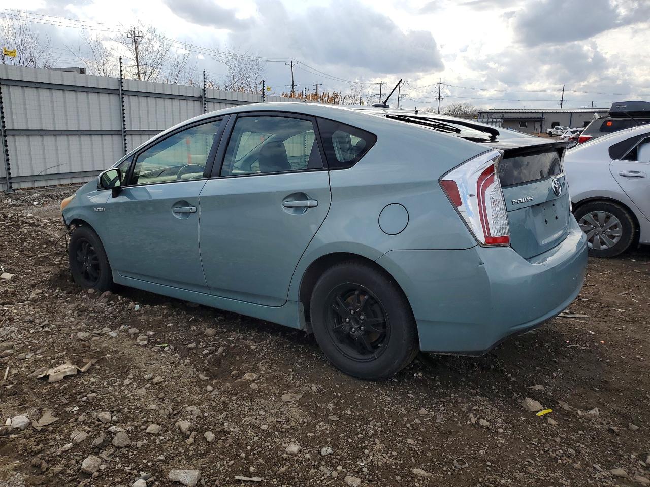 2013 TOYOTA PRIUS THREE photo 2