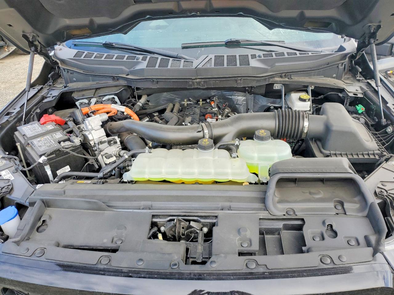 2025 FORD F150 LARIAT photo 11