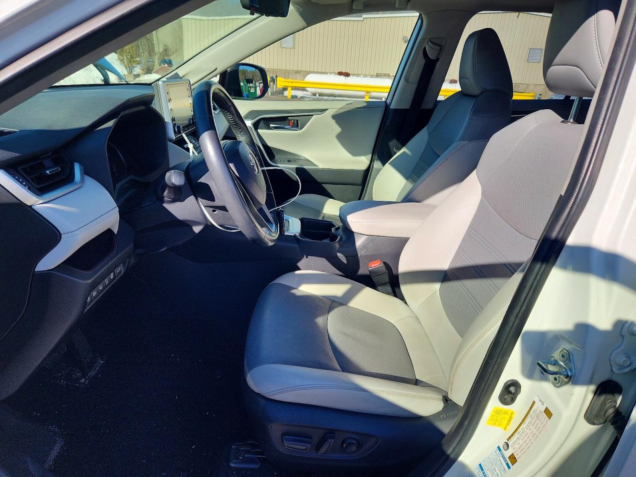 2021 TOYOTA RAV4 LIMITED photo 7