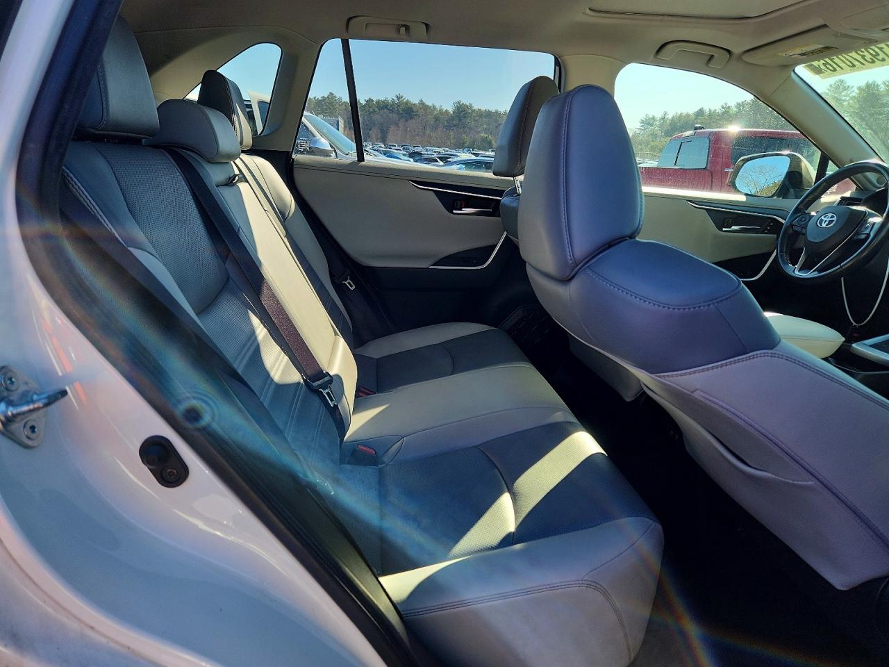 2021 TOYOTA RAV4 LIMITED photo 11