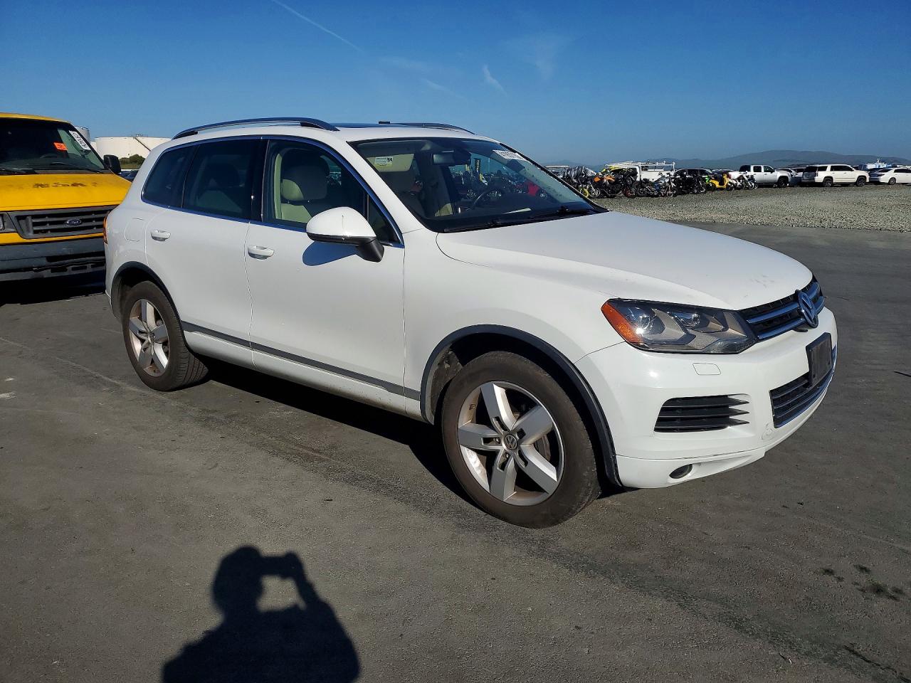 2013 VOLKSWAGEN TOUAREG V6 photo 7