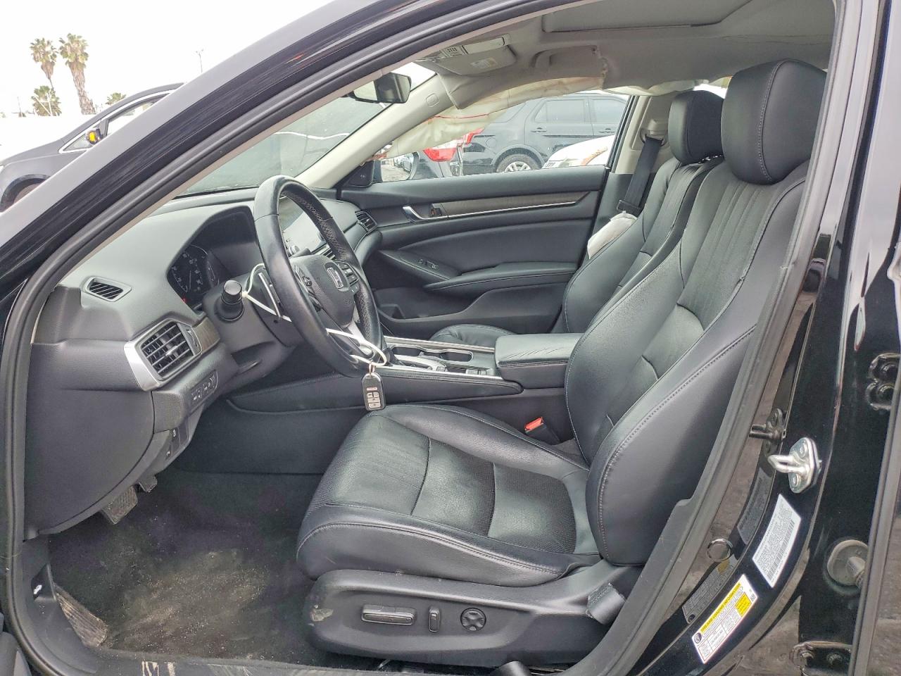 2018 HONDA ACCORD TOURING photo 19