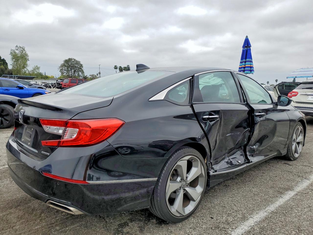 2018 HONDA ACCORD TOURING photo 7