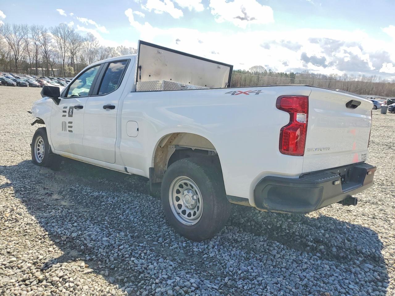 2025 CHEVROLET SILVERADO K1500 photo 3