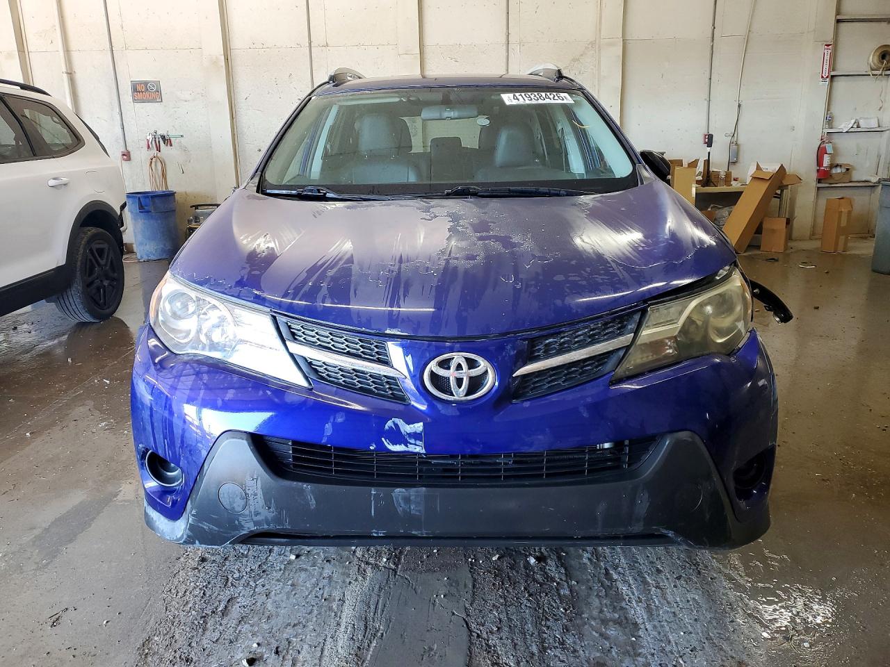 2014 TOYOTA RAV4 LE photo 5