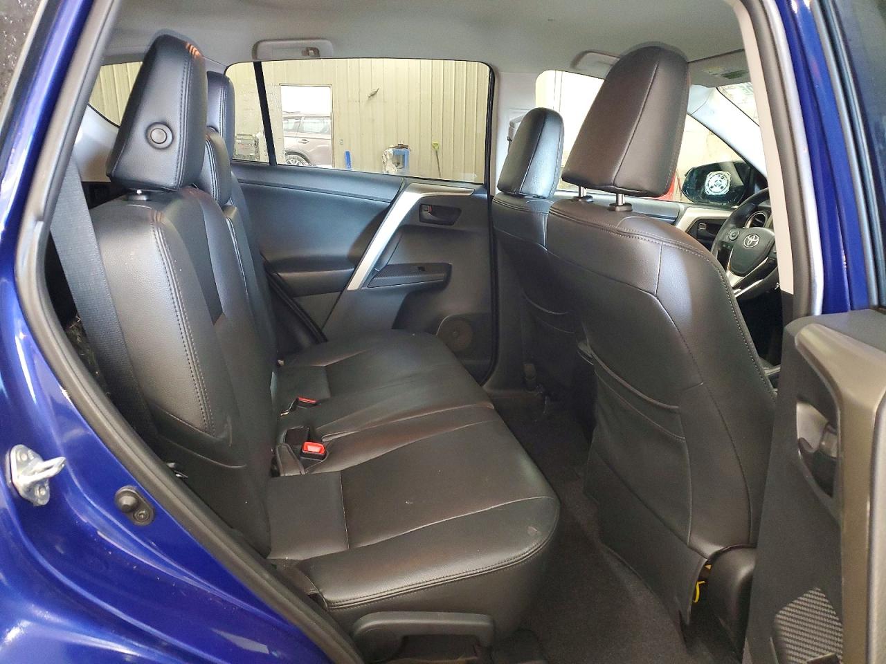 2014 TOYOTA RAV4 LE photo 11