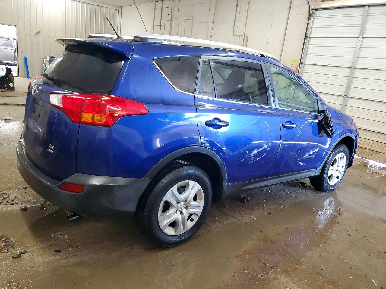 2014 TOYOTA RAV4 LE photo 3