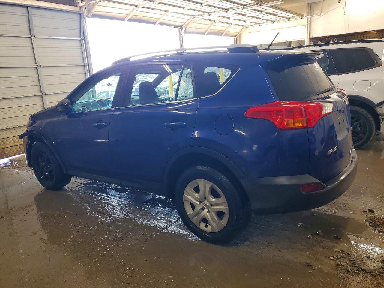 2014 TOYOTA RAV4 LE photo 2
