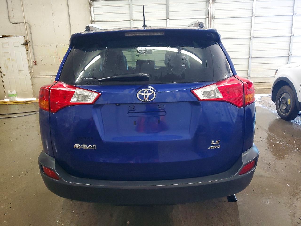 2014 TOYOTA RAV4 LE photo 6