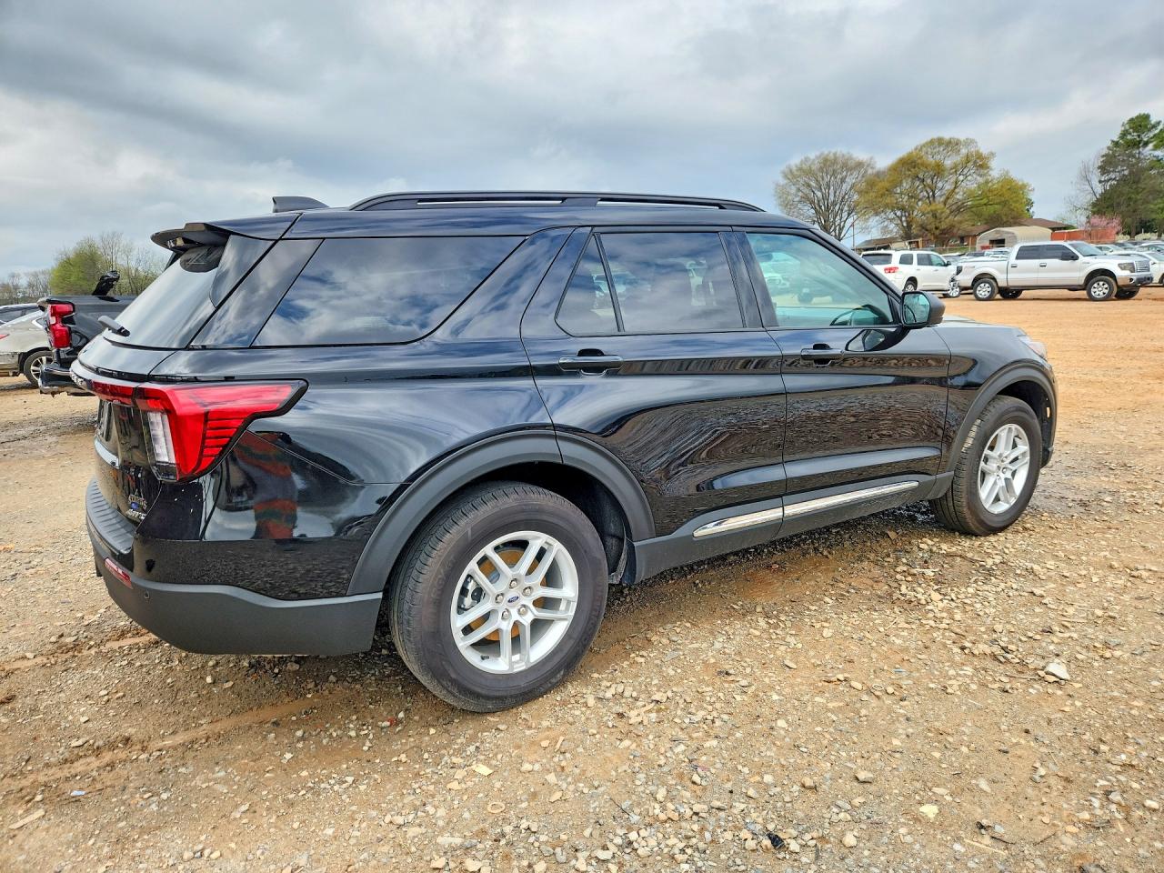 2025 FORD EXPLORER ACTIVE photo 3