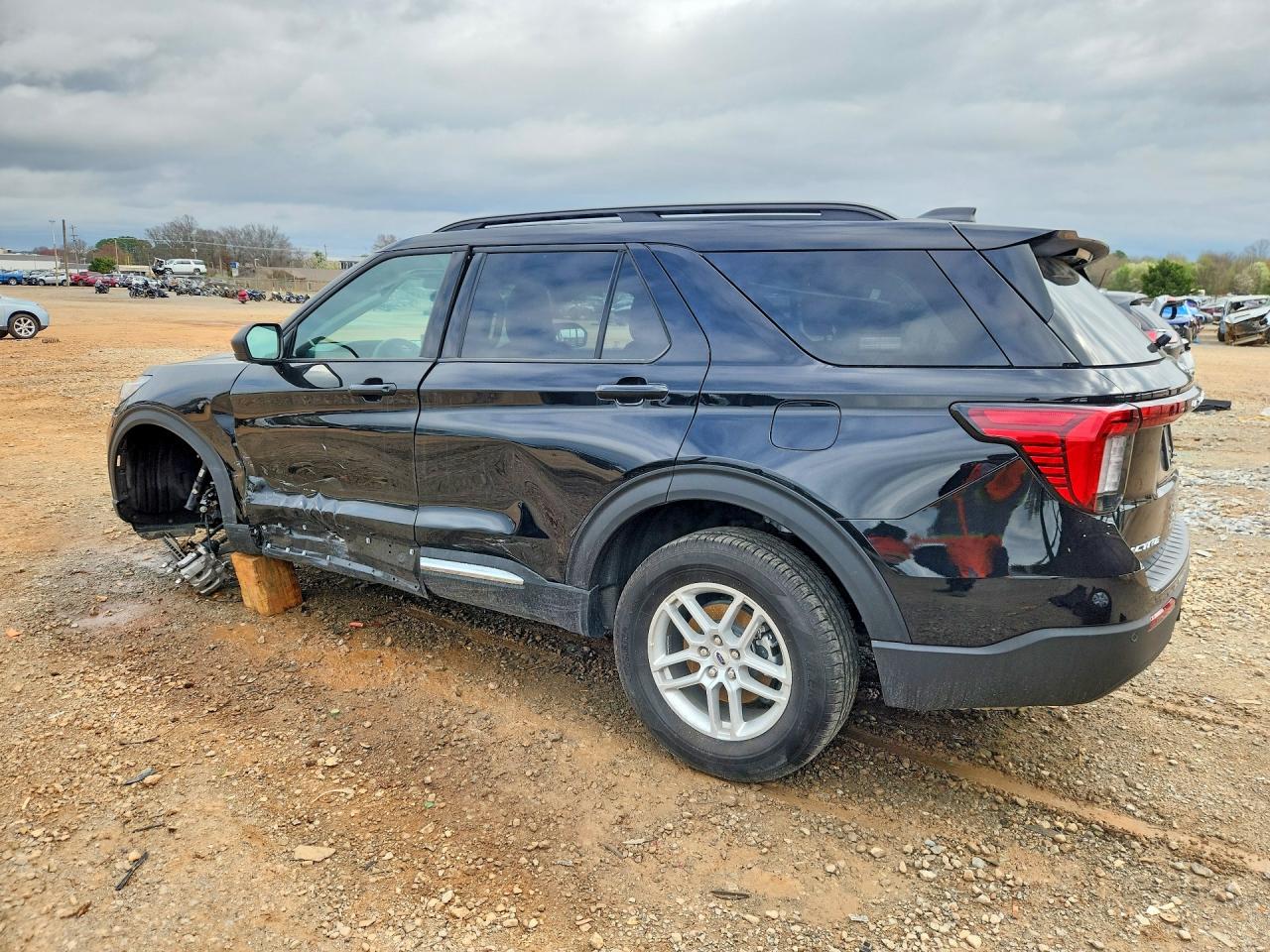 2025 FORD EXPLORER ACTIVE photo 2