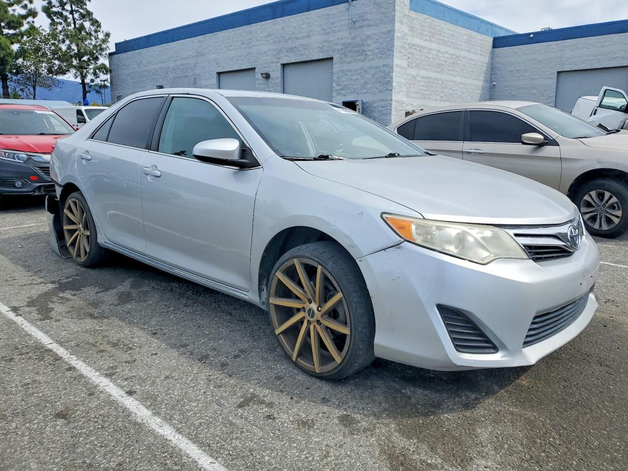 2012 TOYOTA CAMRY LE photo 7