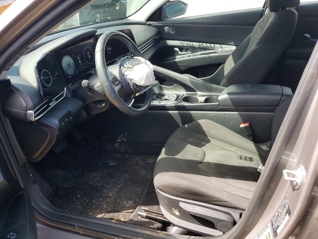 2023 HYUNDAI ELANTRA SEL photo 13