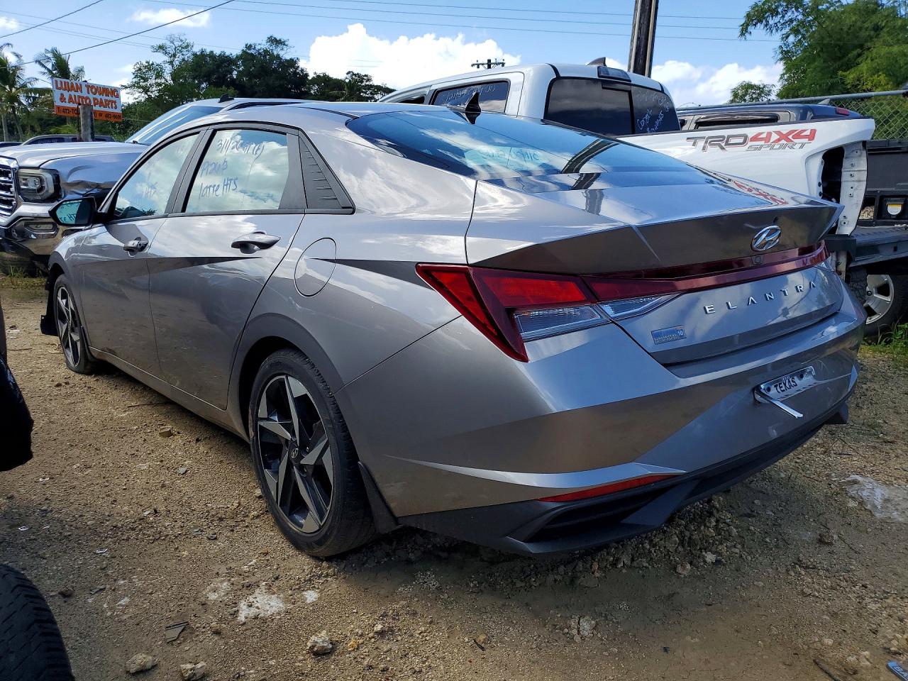 2023 HYUNDAI ELANTRA SEL photo 3