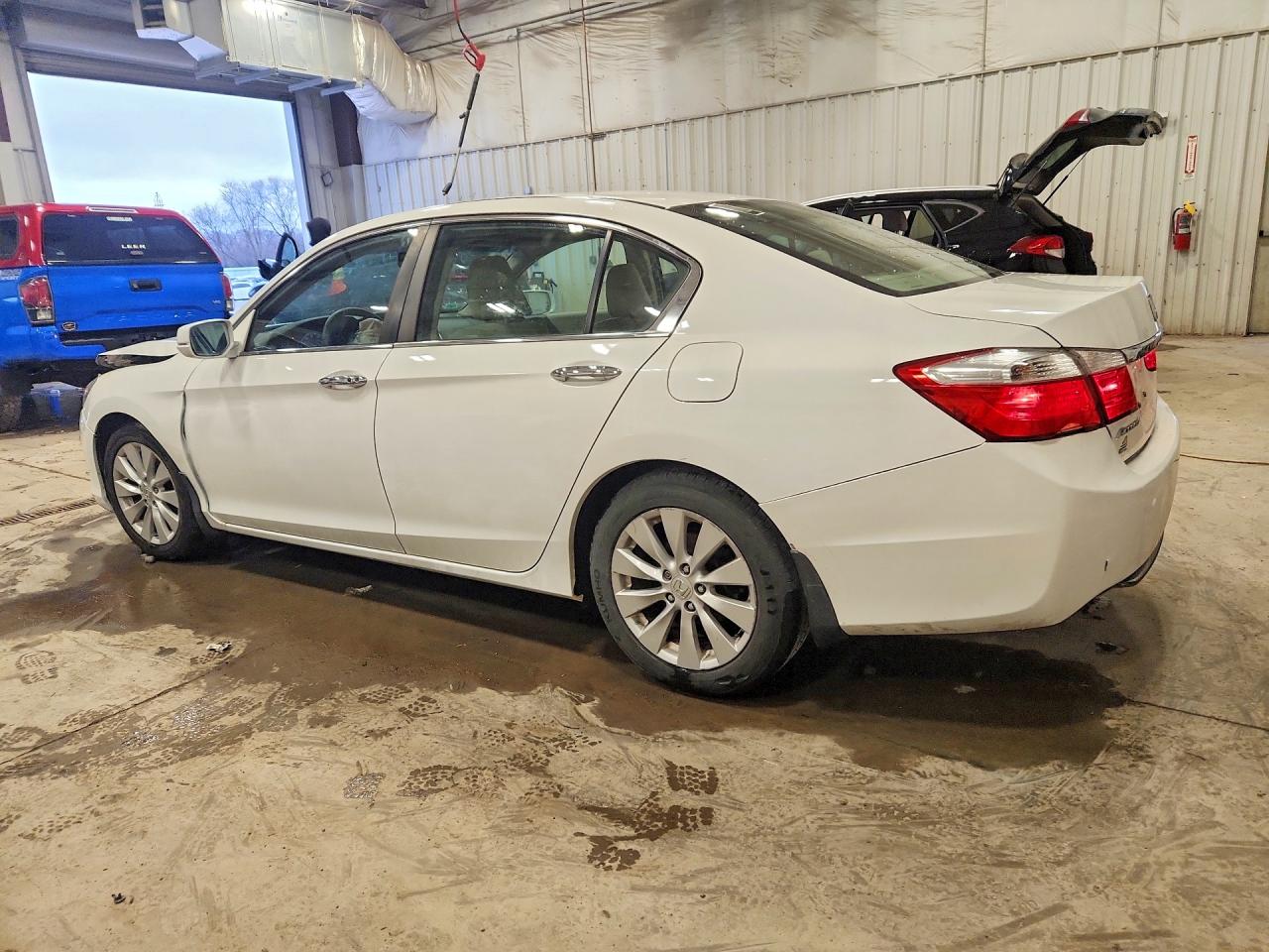 2013 HONDA ACCORD EX photo 2