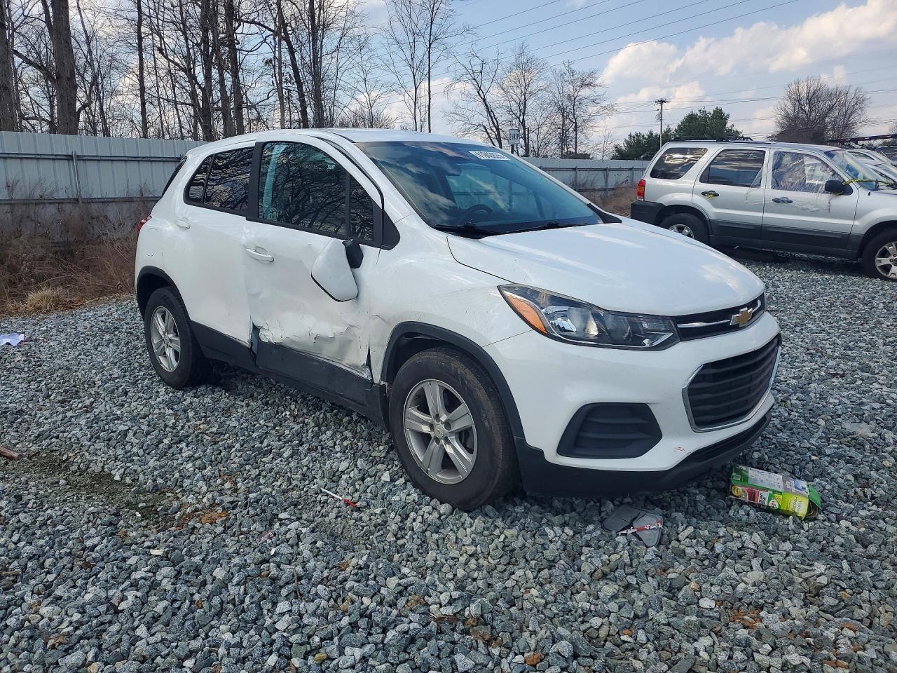 2020 CHEVROLET TRAX LS photo 4