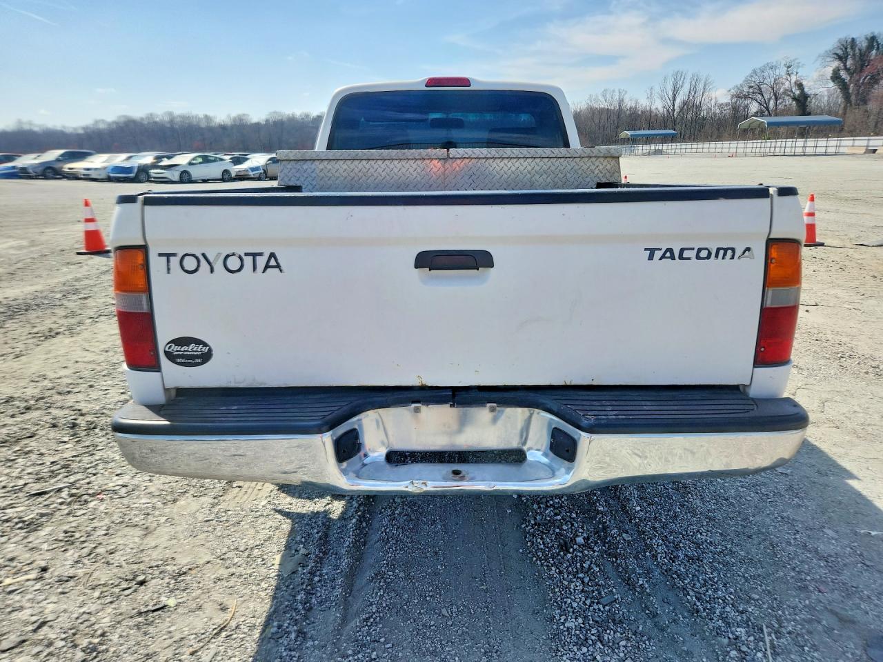 2000 TOYOTA TACOMA BASE photo 11