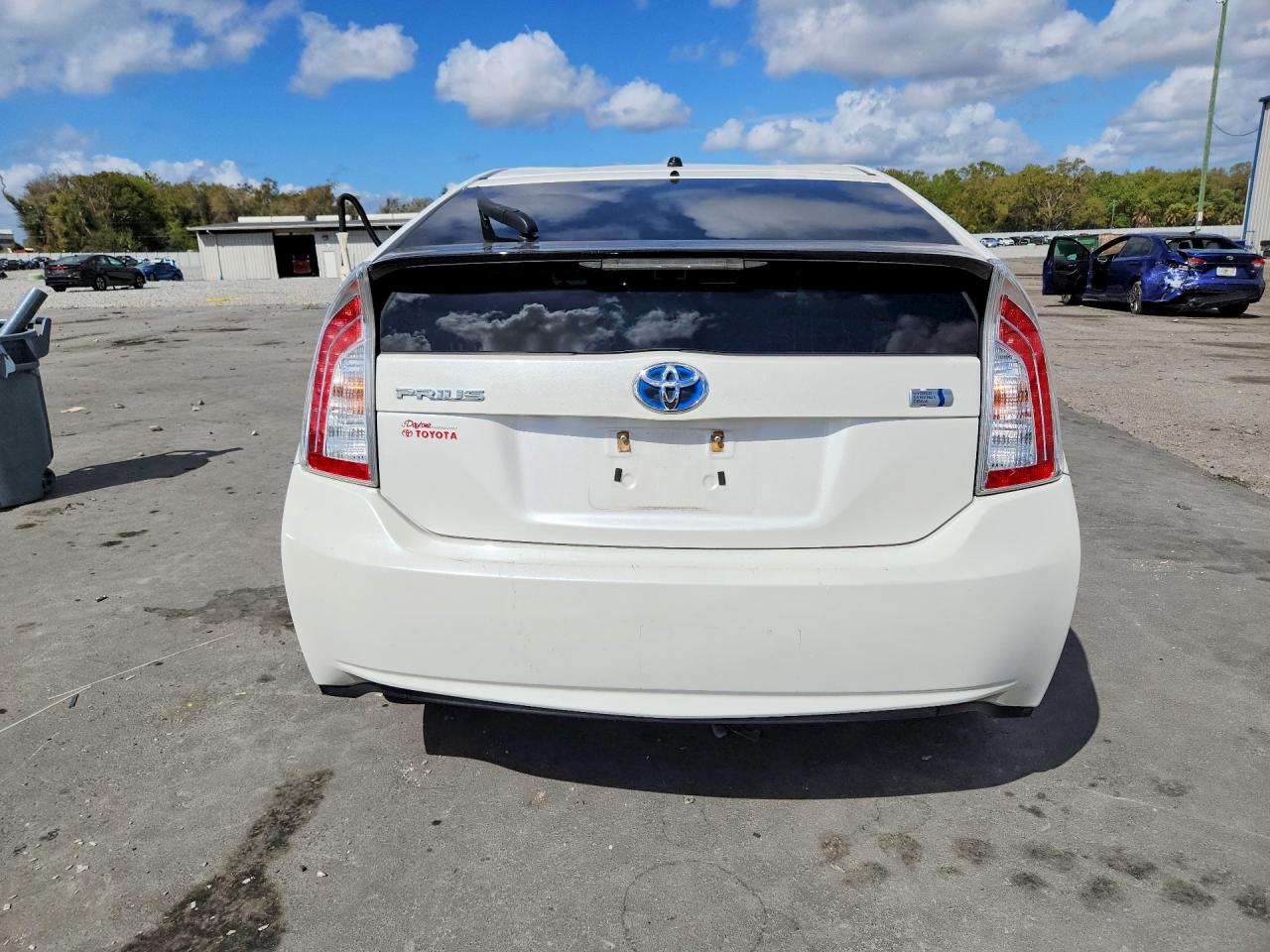 2013 TOYOTA PRIUS TWO photo 6