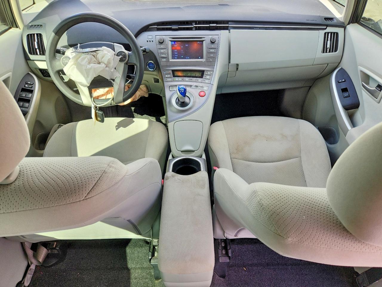 2013 TOYOTA PRIUS TWO photo 8