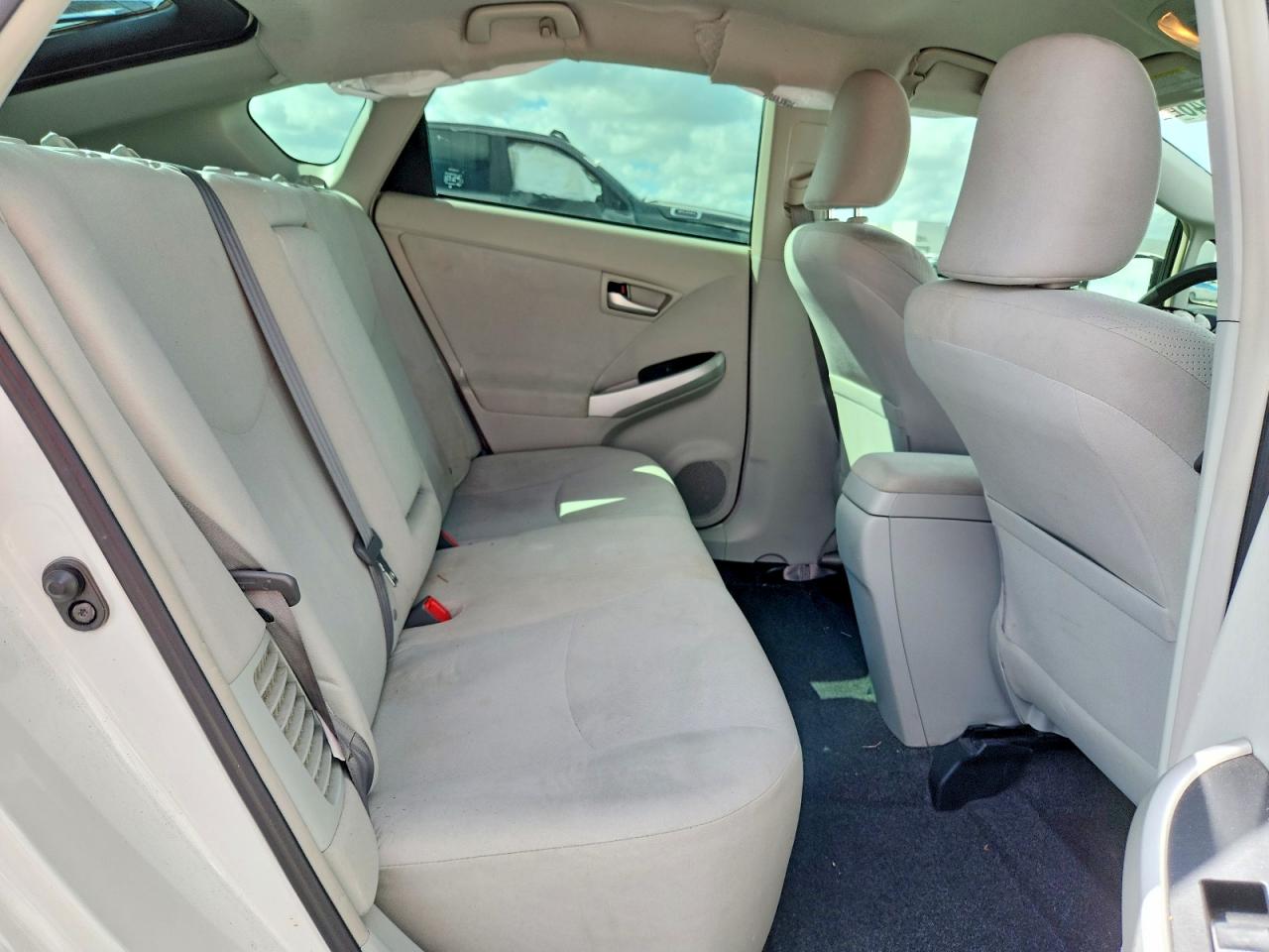 2013 TOYOTA PRIUS TWO photo 10