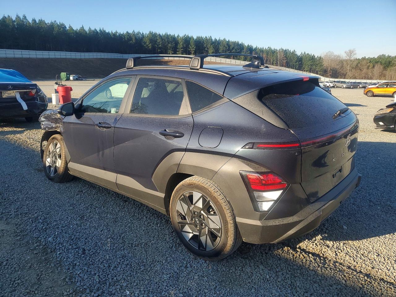 2025 HYUNDAI KONA SEL photo 3