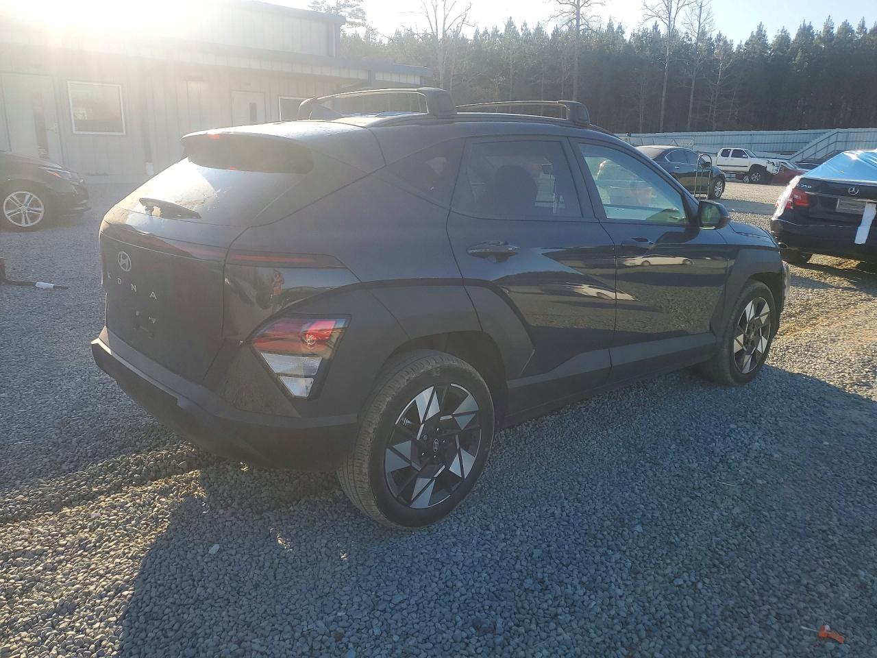 2025 HYUNDAI KONA SEL photo 5