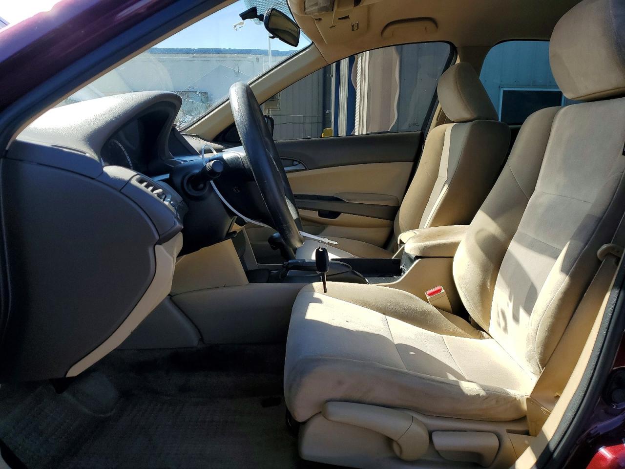 2010 HONDA ACCORD LX photo 13