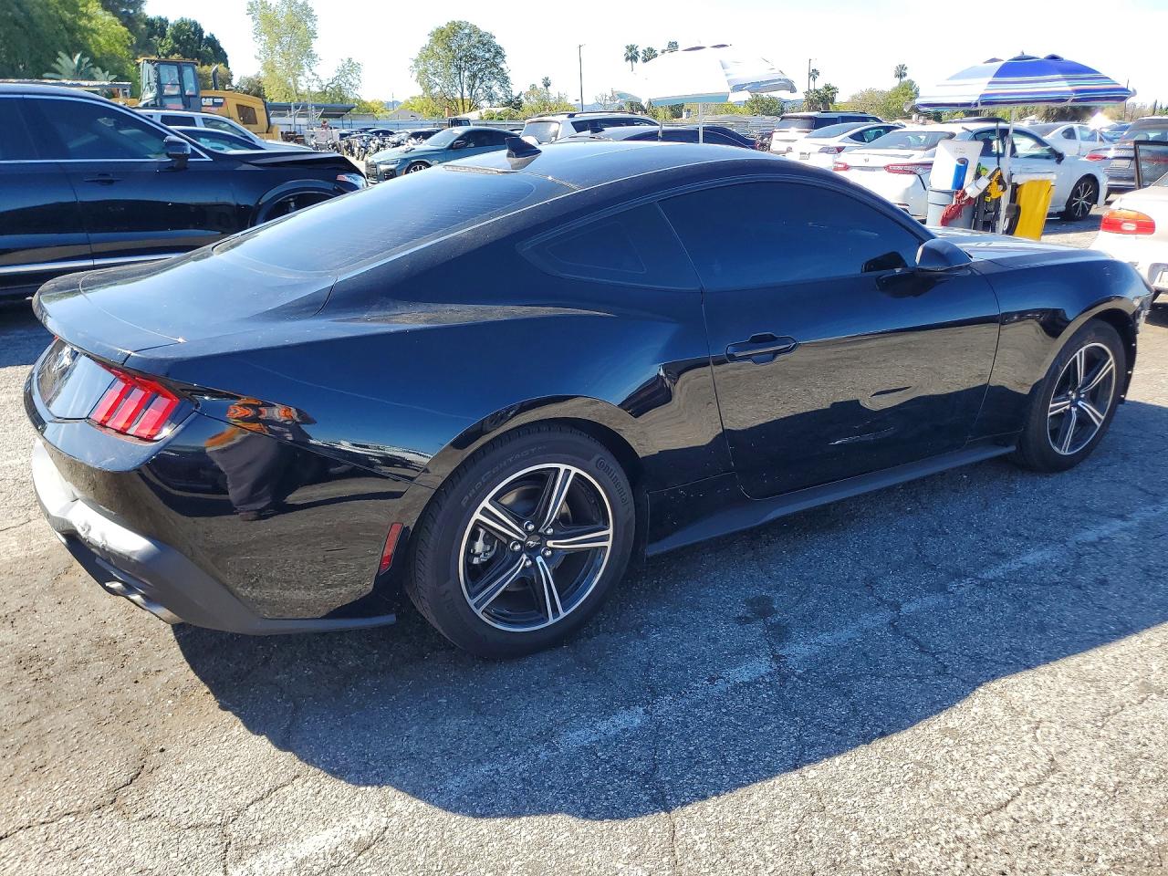 2024 FORD MUSTANG photo 5