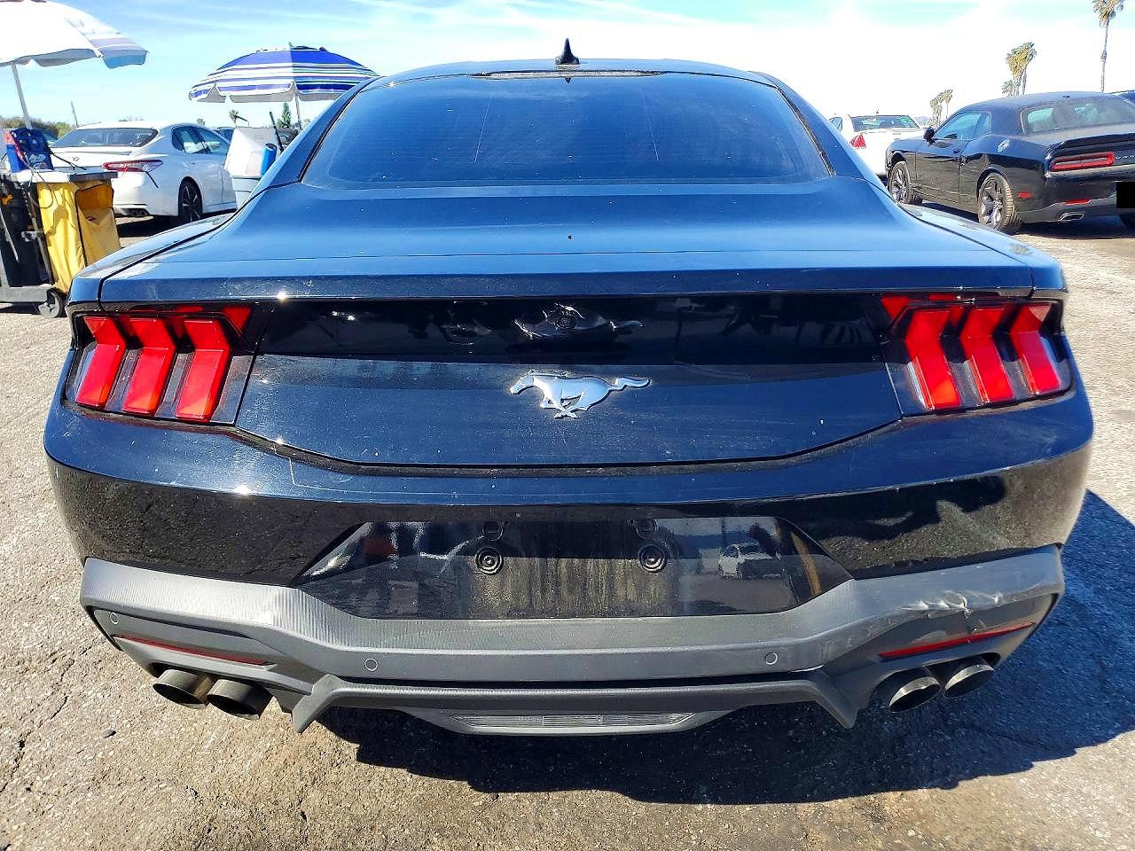 2024 FORD MUSTANG photo 11