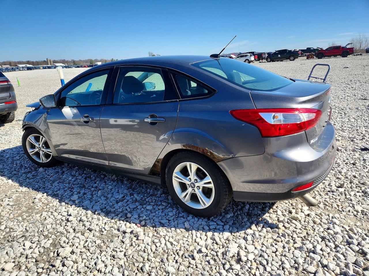 2013 FORD FOCUS SE photo 2