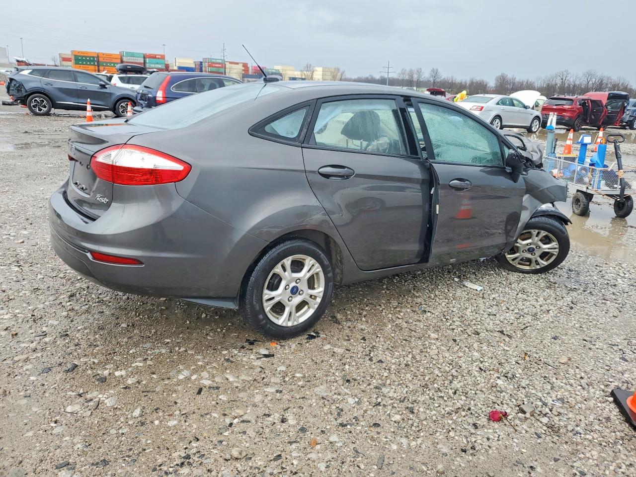 2015 FORD FIESTA SE photo 5
