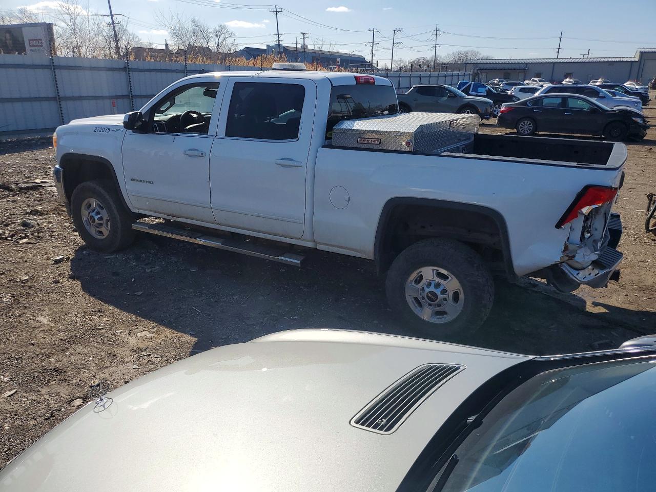 2015 GMC SIERRA K2500 SLE photo 2