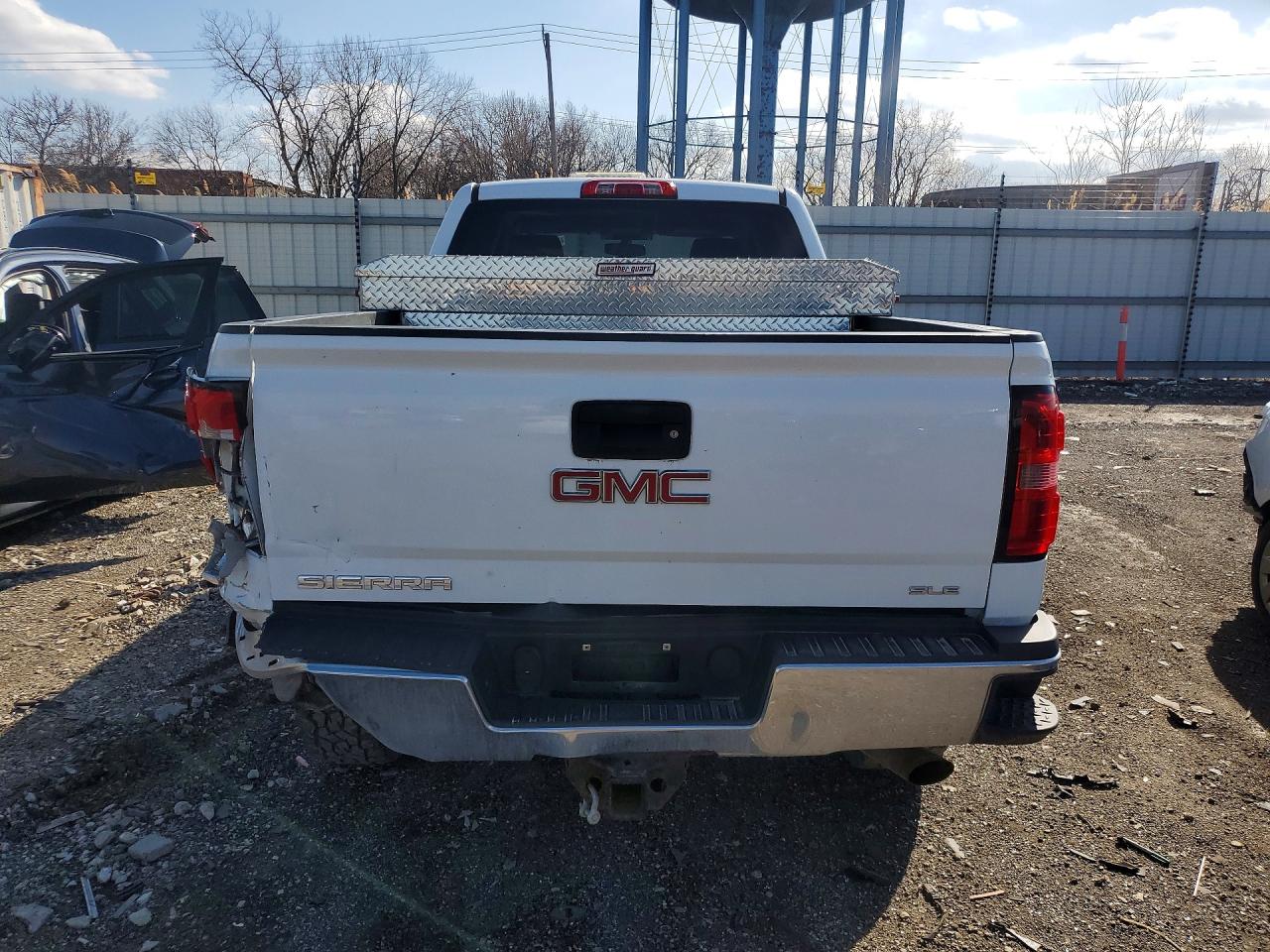 2015 GMC SIERRA K2500 SLE photo 6
