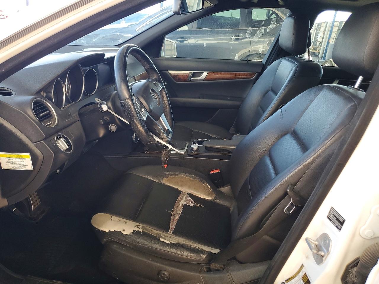 2014 MERCEDES-BENZ C 250 photo 13